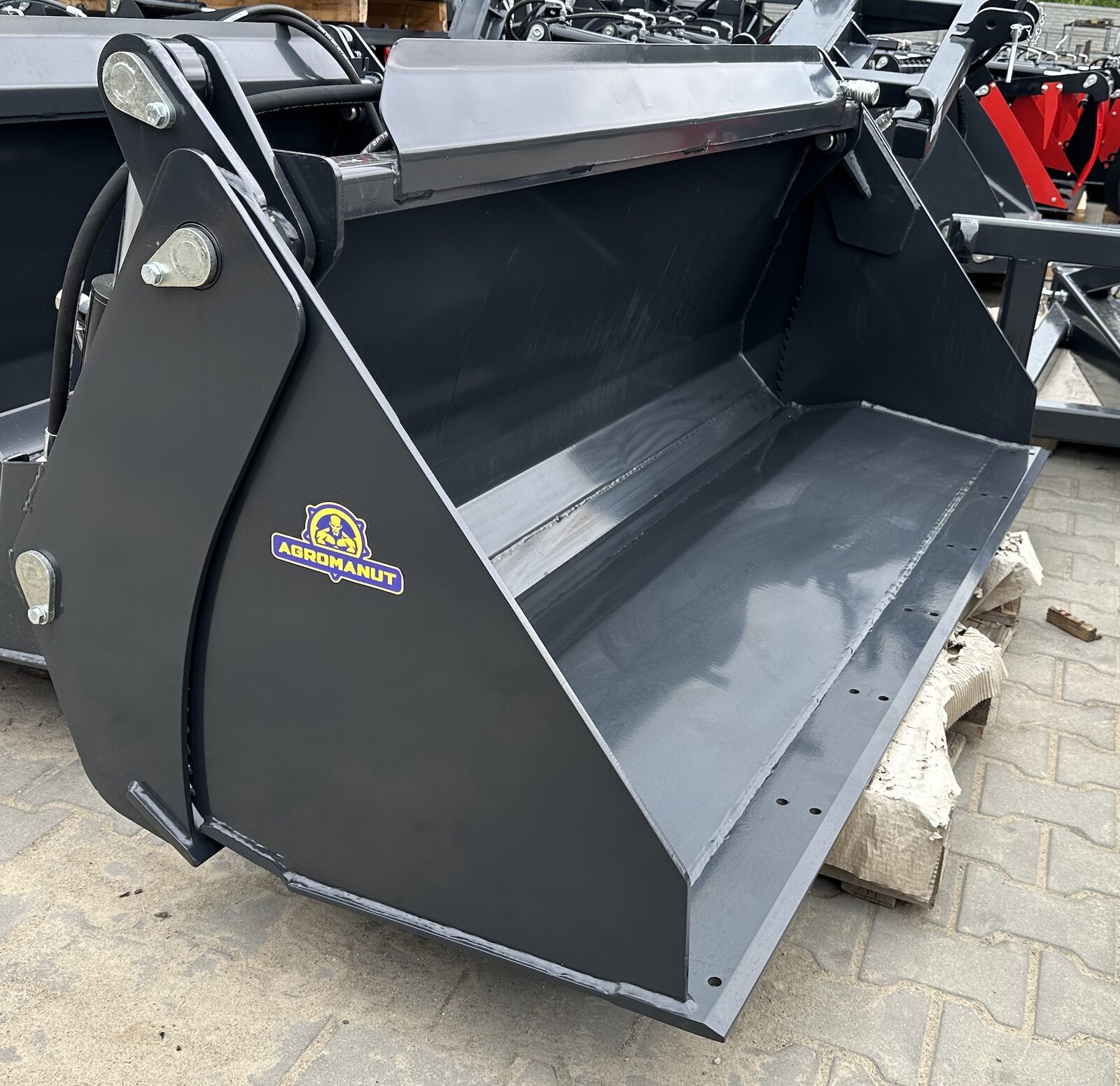 Tractor implements and equipment — project 1