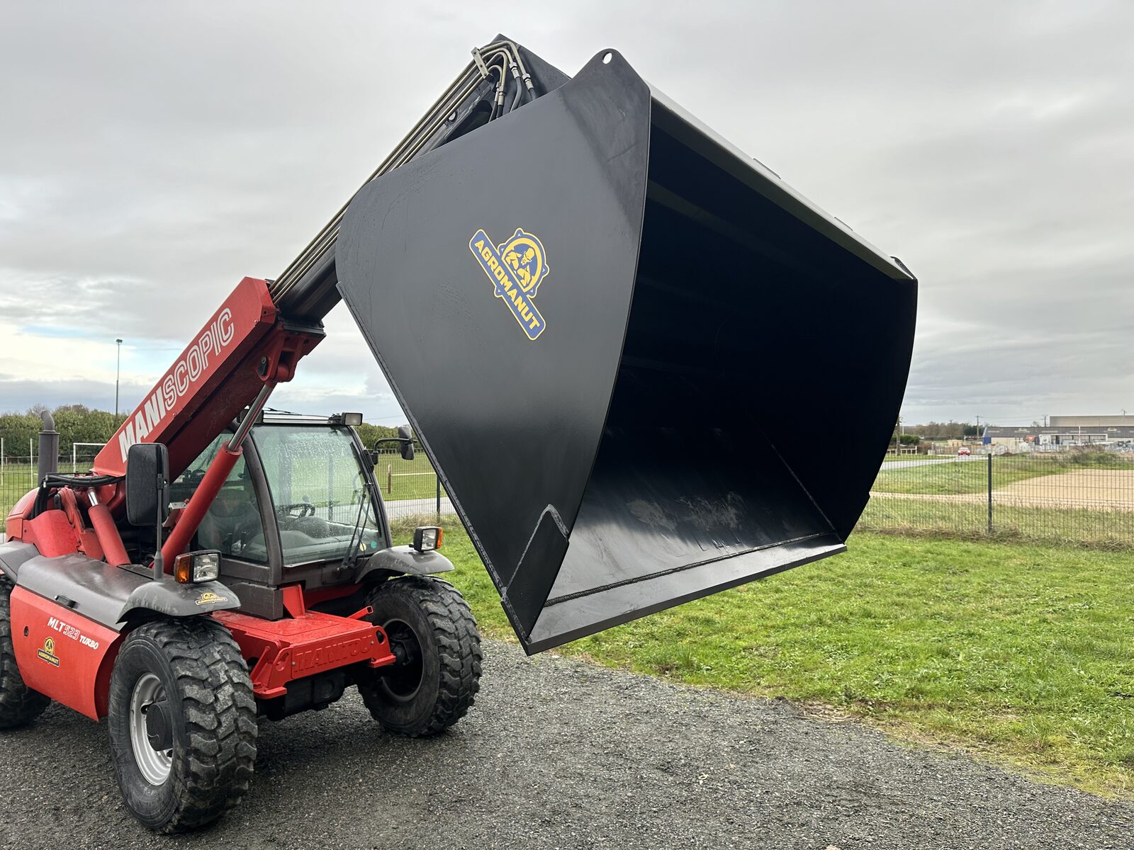 Tractor implements and equipment — project 28